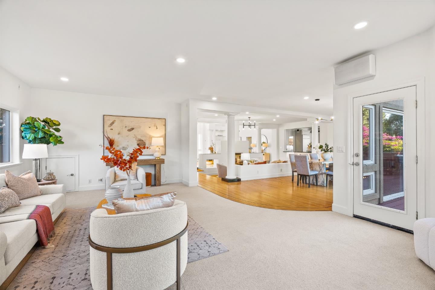 325 East Oakwood Boulevard