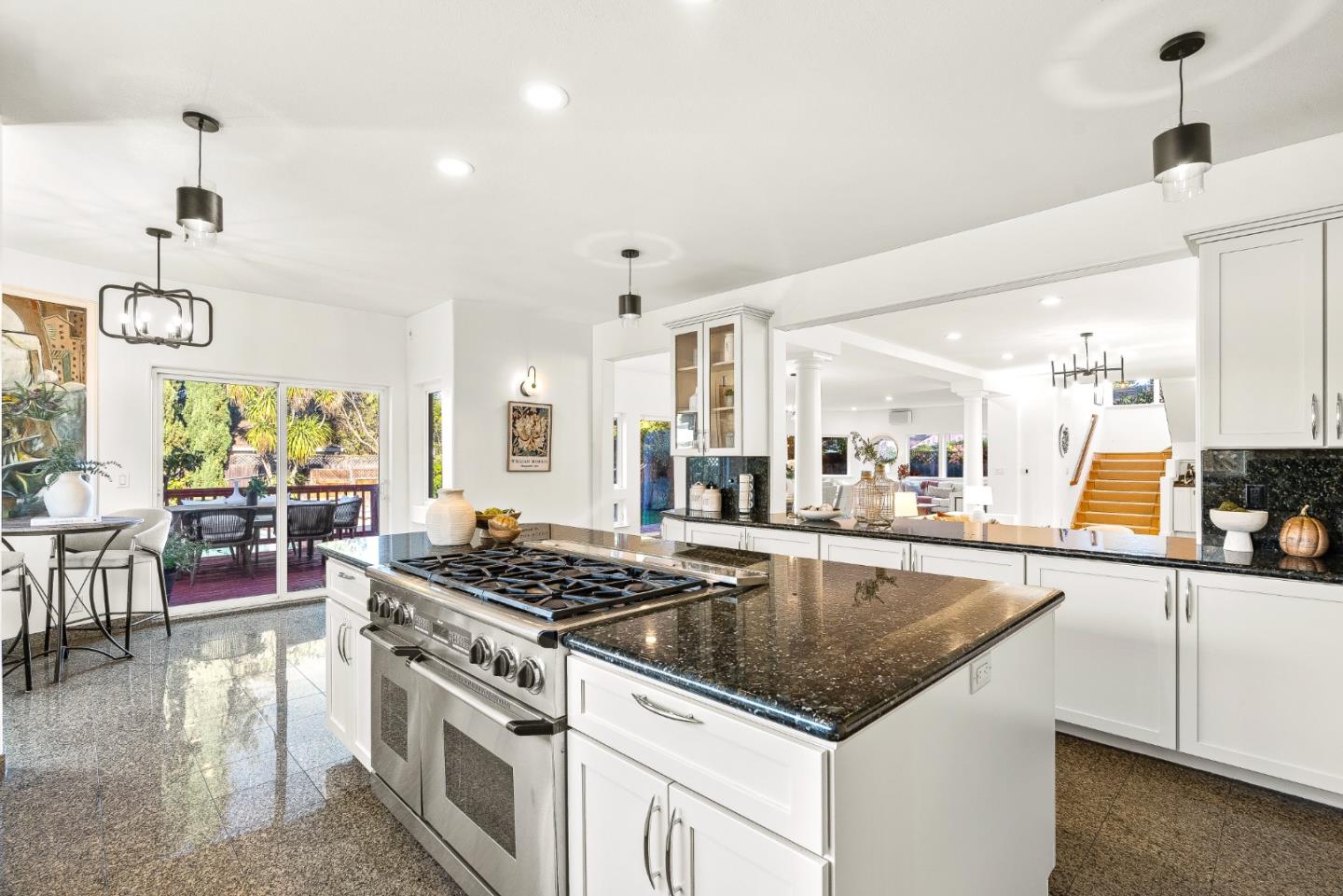 325 East Oakwood Boulevard