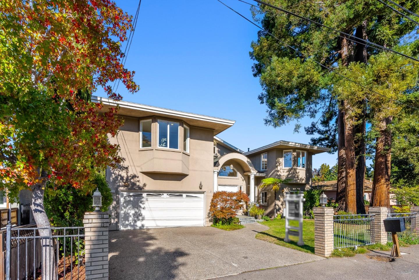 325 East Oakwood Boulevard