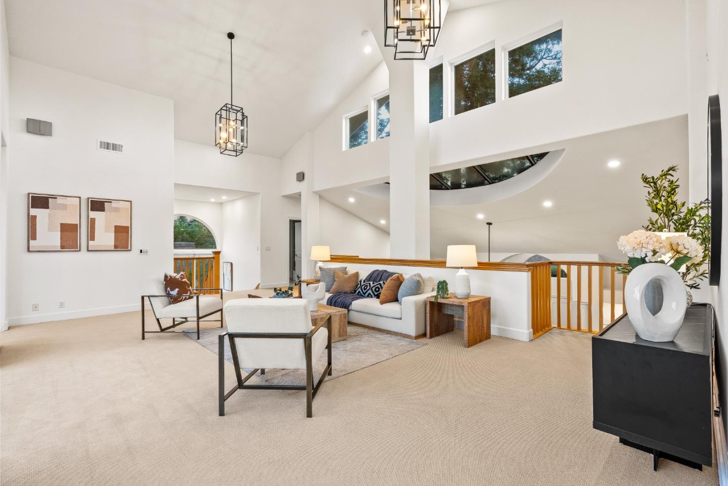 325 East Oakwood Boulevard