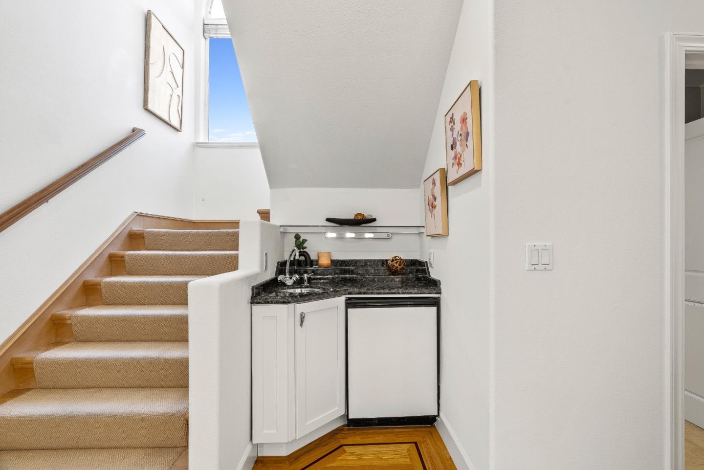 325 East Oakwood Boulevard