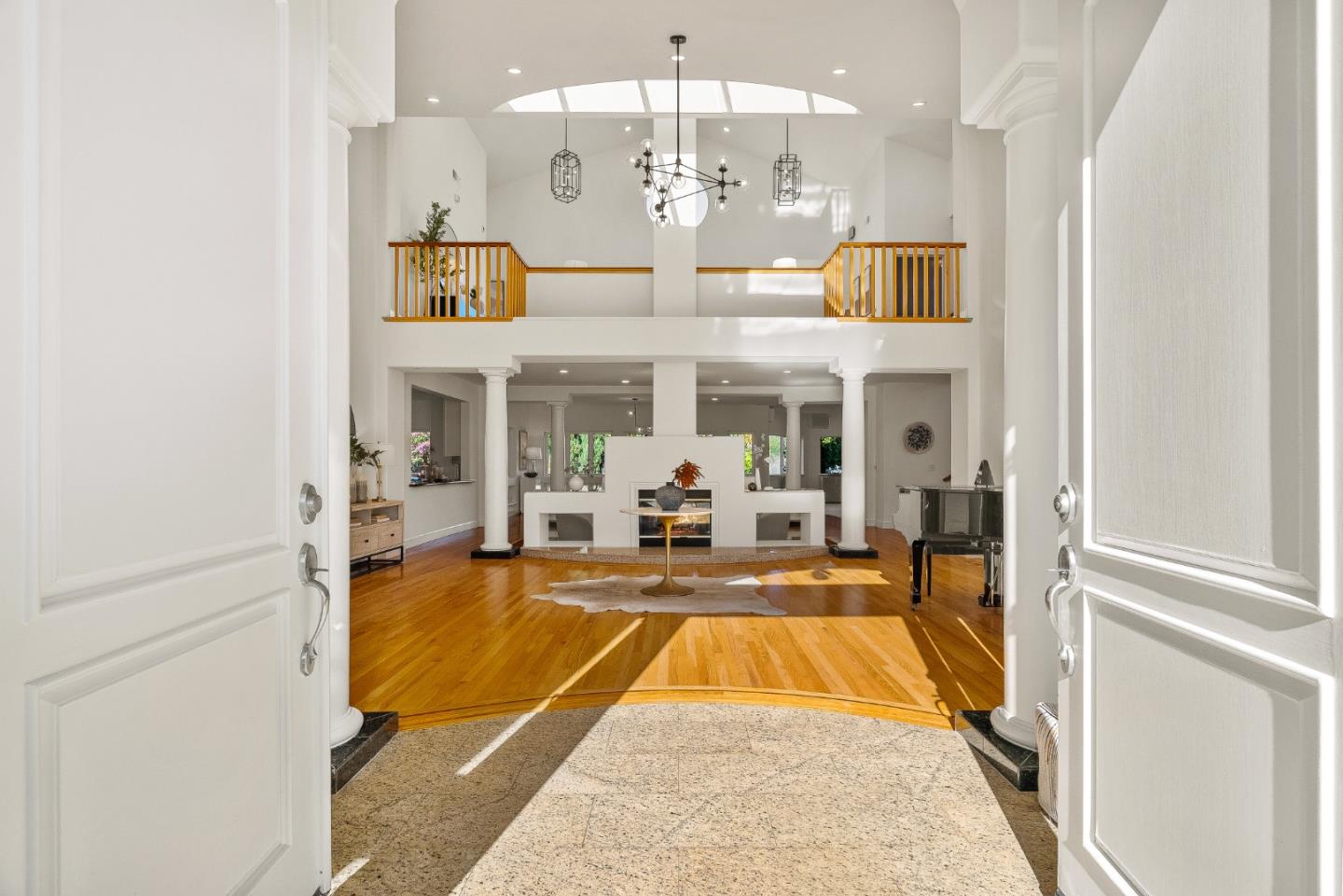 325 East Oakwood Boulevard