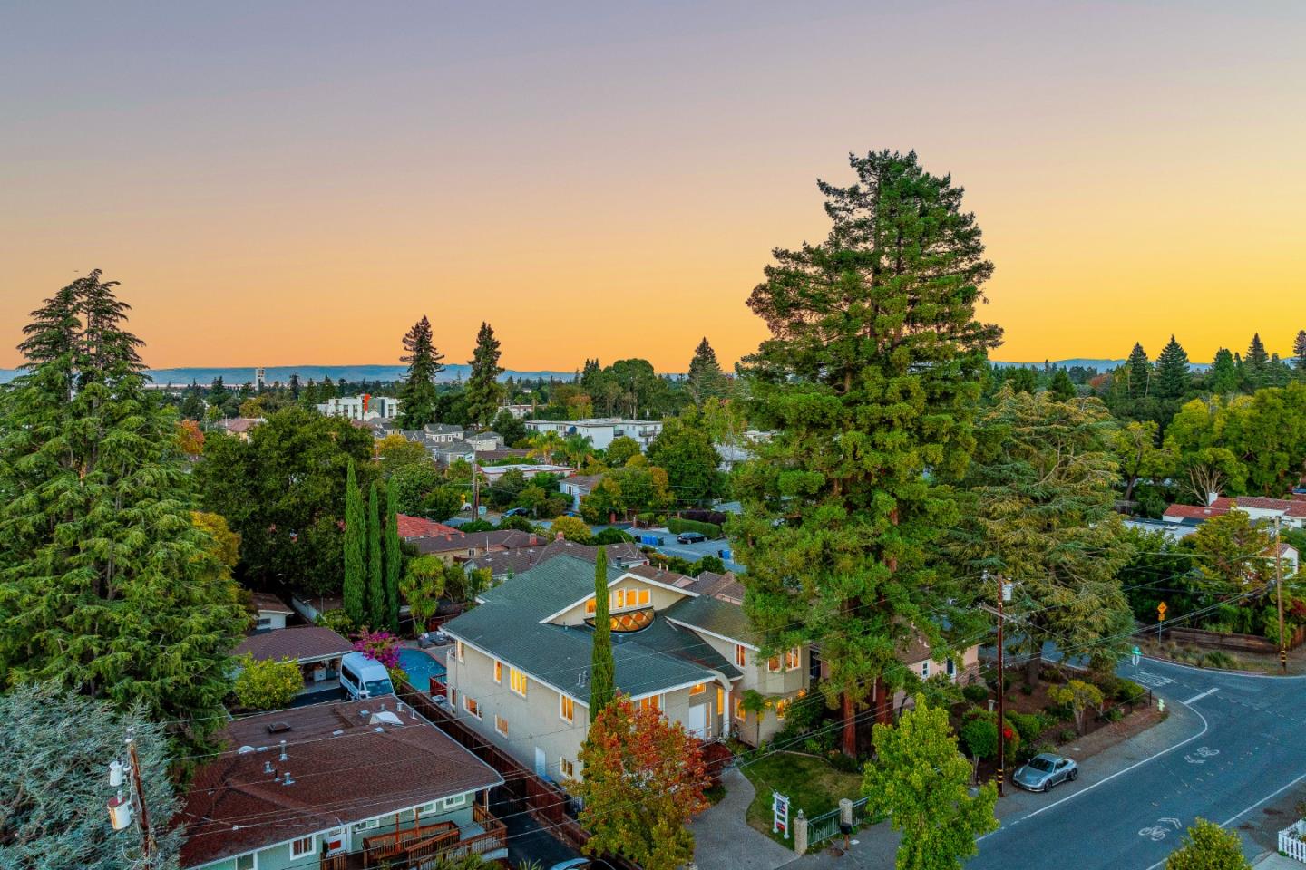 325 East Oakwood Boulevard