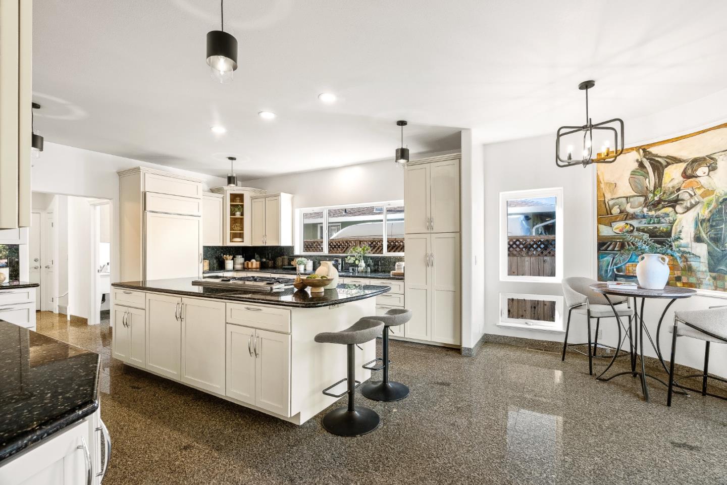 325 East Oakwood Boulevard