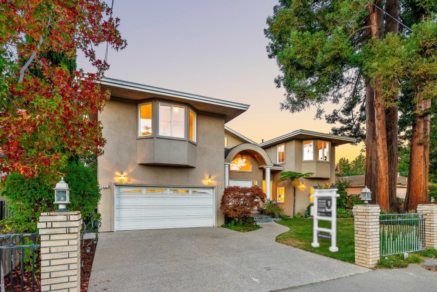 325 East Oakwood Boulevard