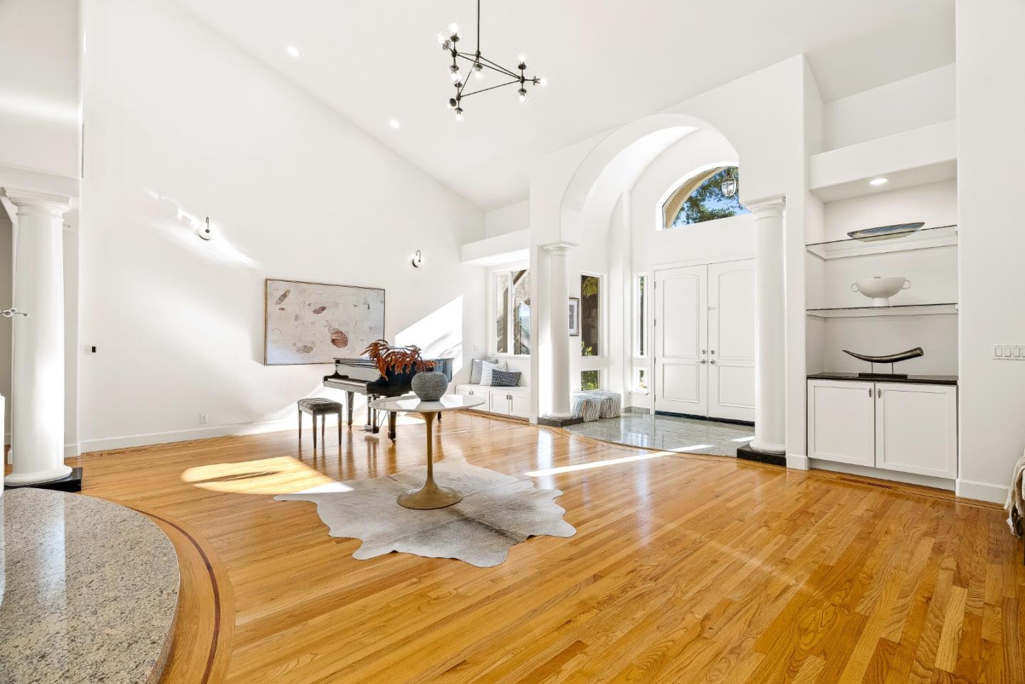 325 East Oakwood Boulevard