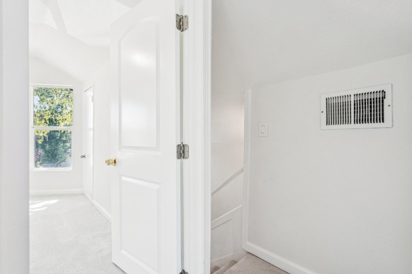 1529 Sanborn AVE