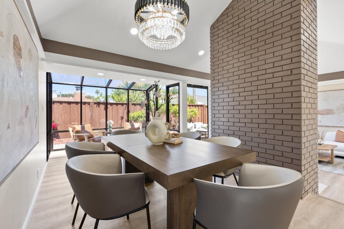8 Claremont Court