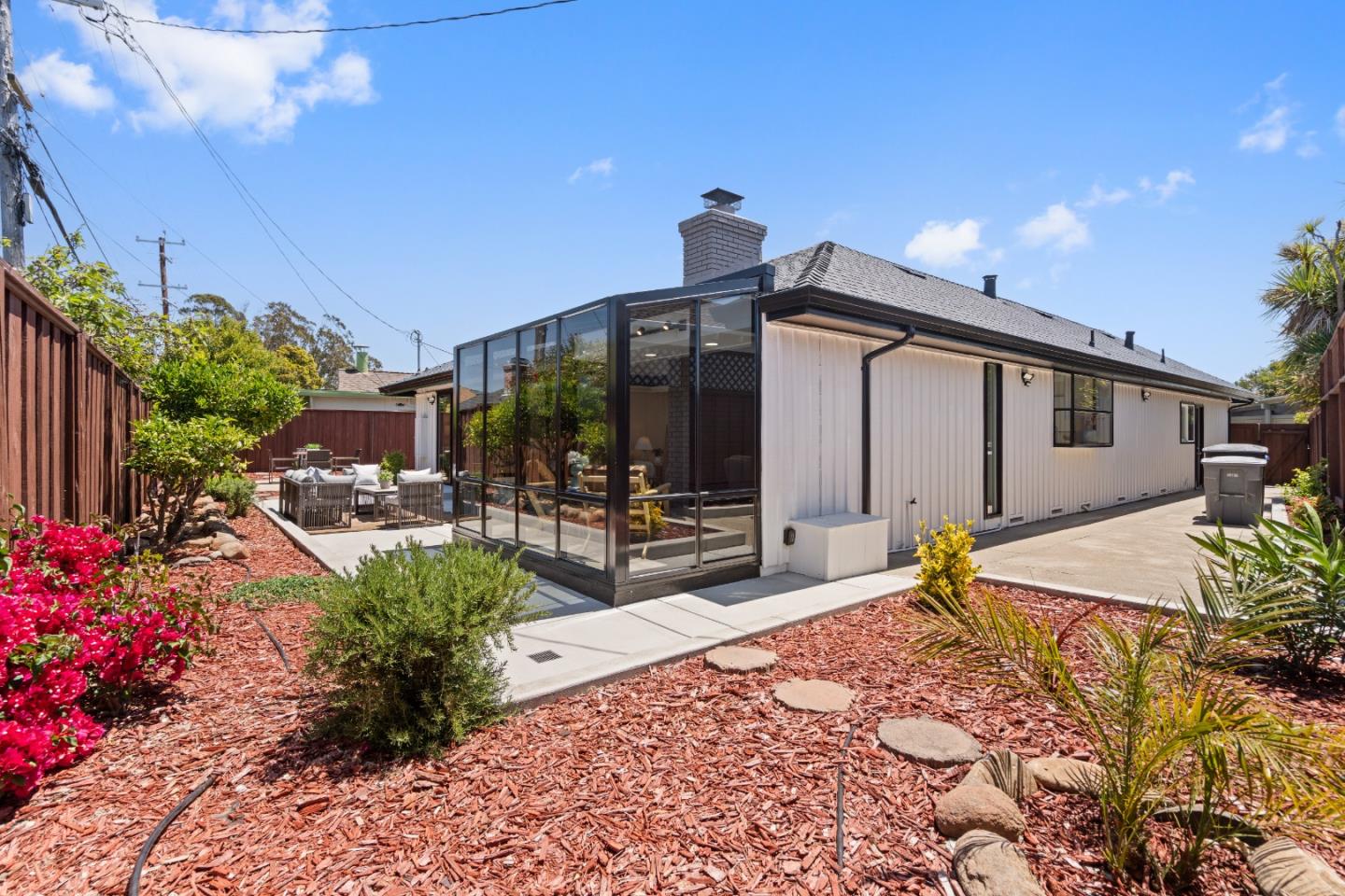 8 Claremont Court
