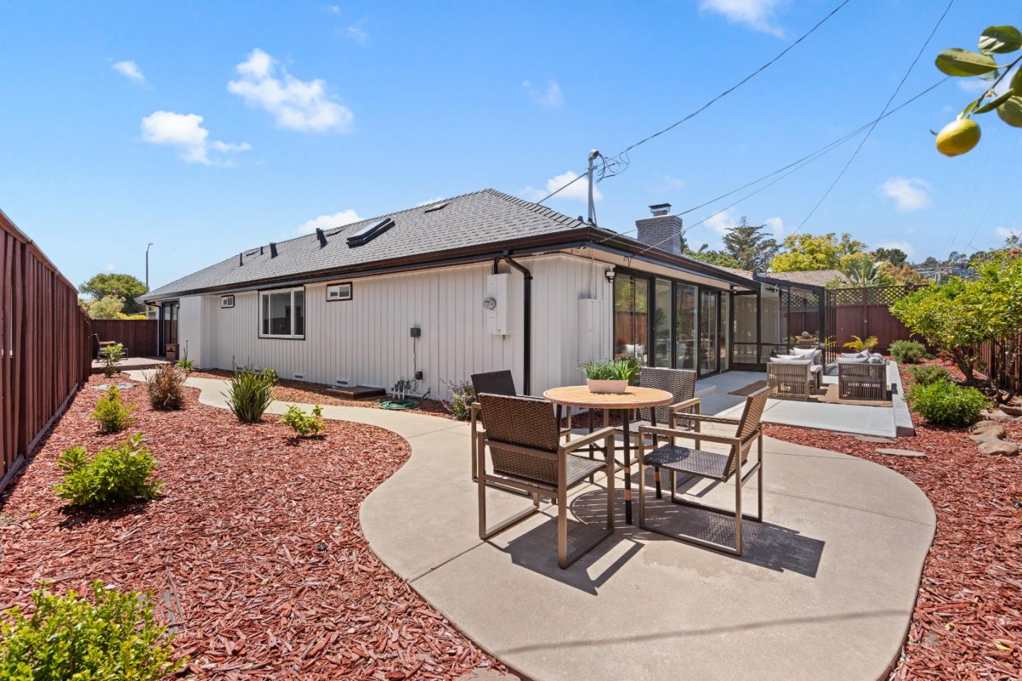 8 Claremont Court
