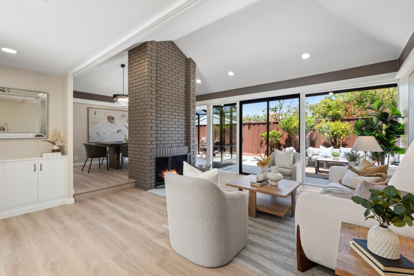 8 Claremont Court