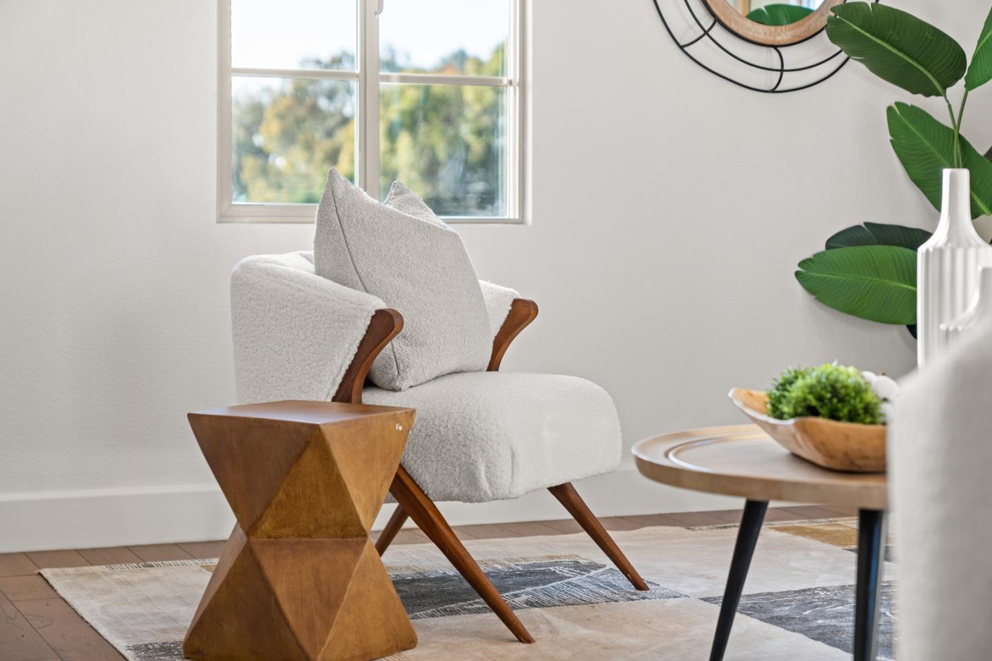 1298 Dahlia Loop