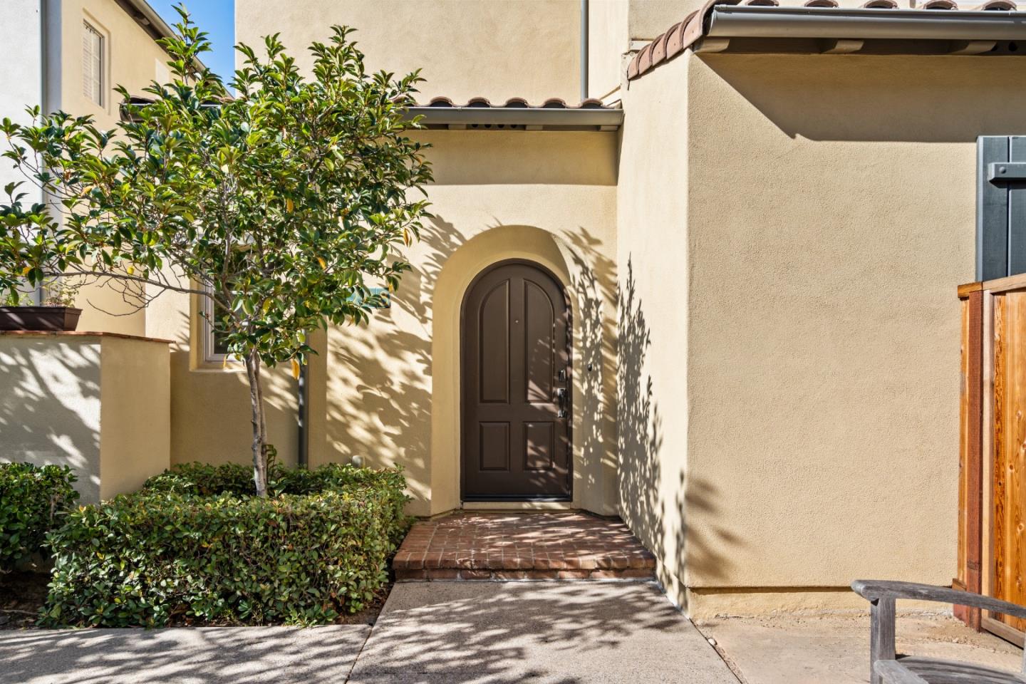 1298 Dahlia Loop