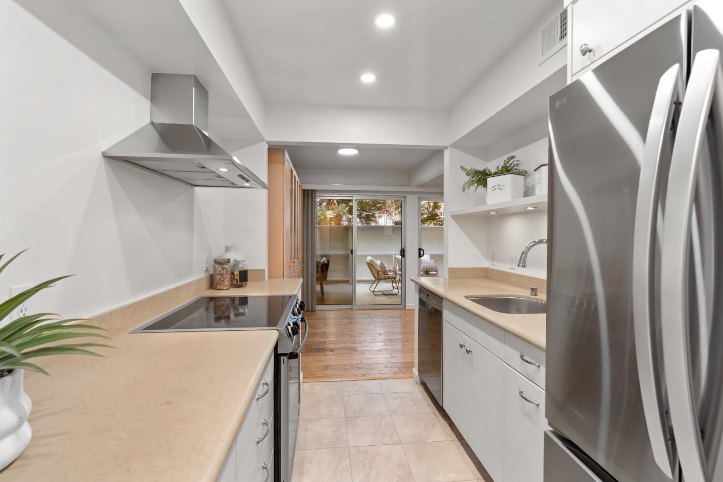 675 Sharon Park Drive 101