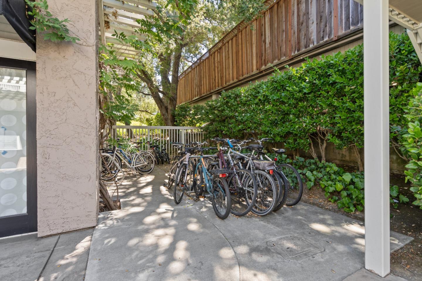 675 Sharon Park Drive 101