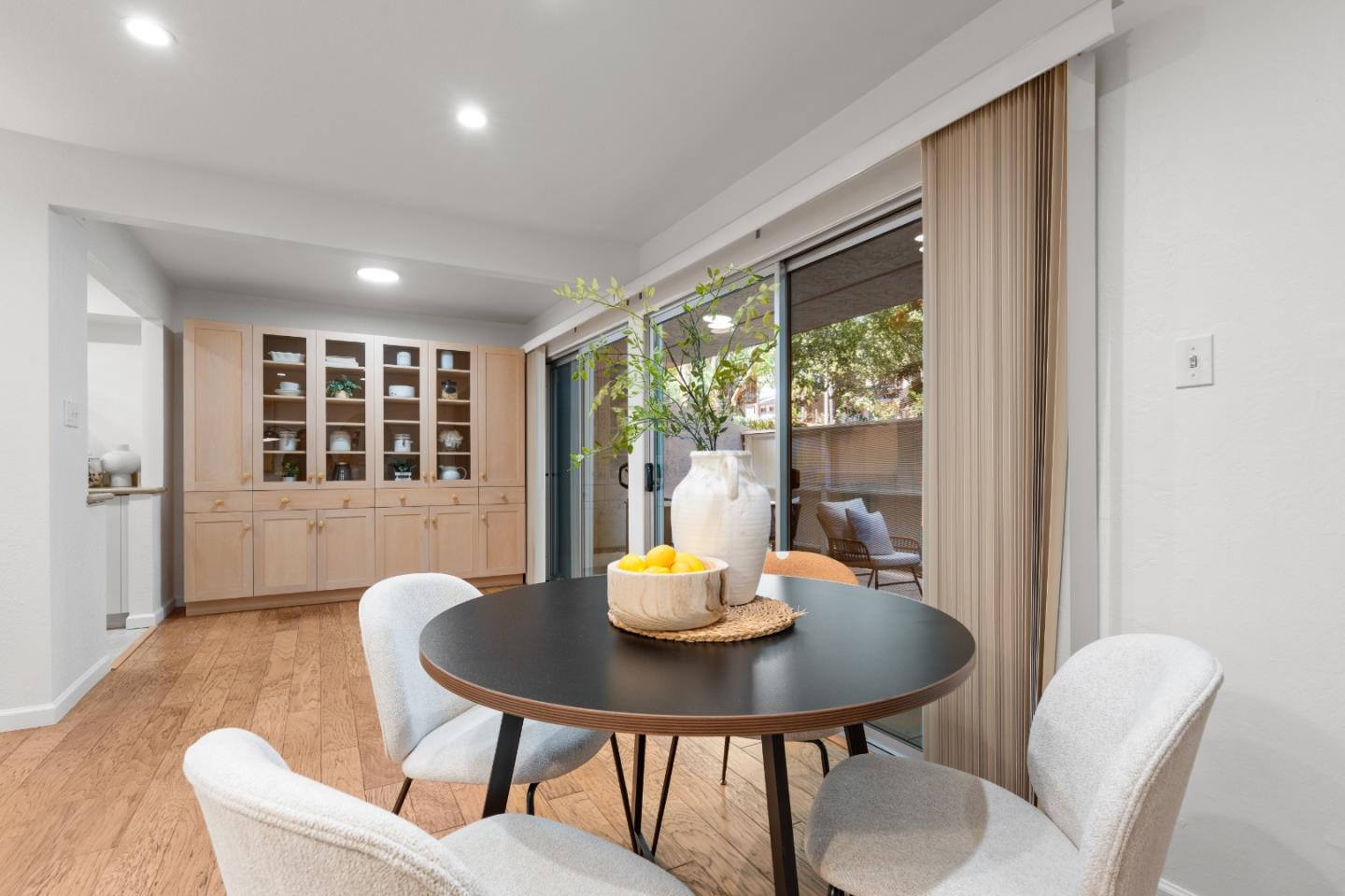 675 Sharon Park Drive 101