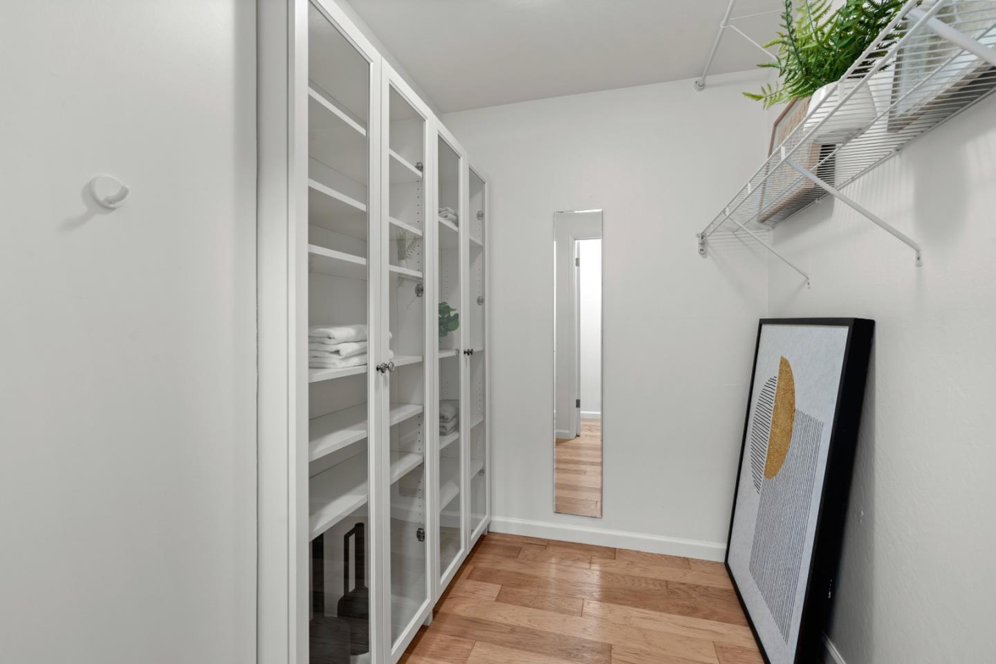 675 Sharon Park Drive 101