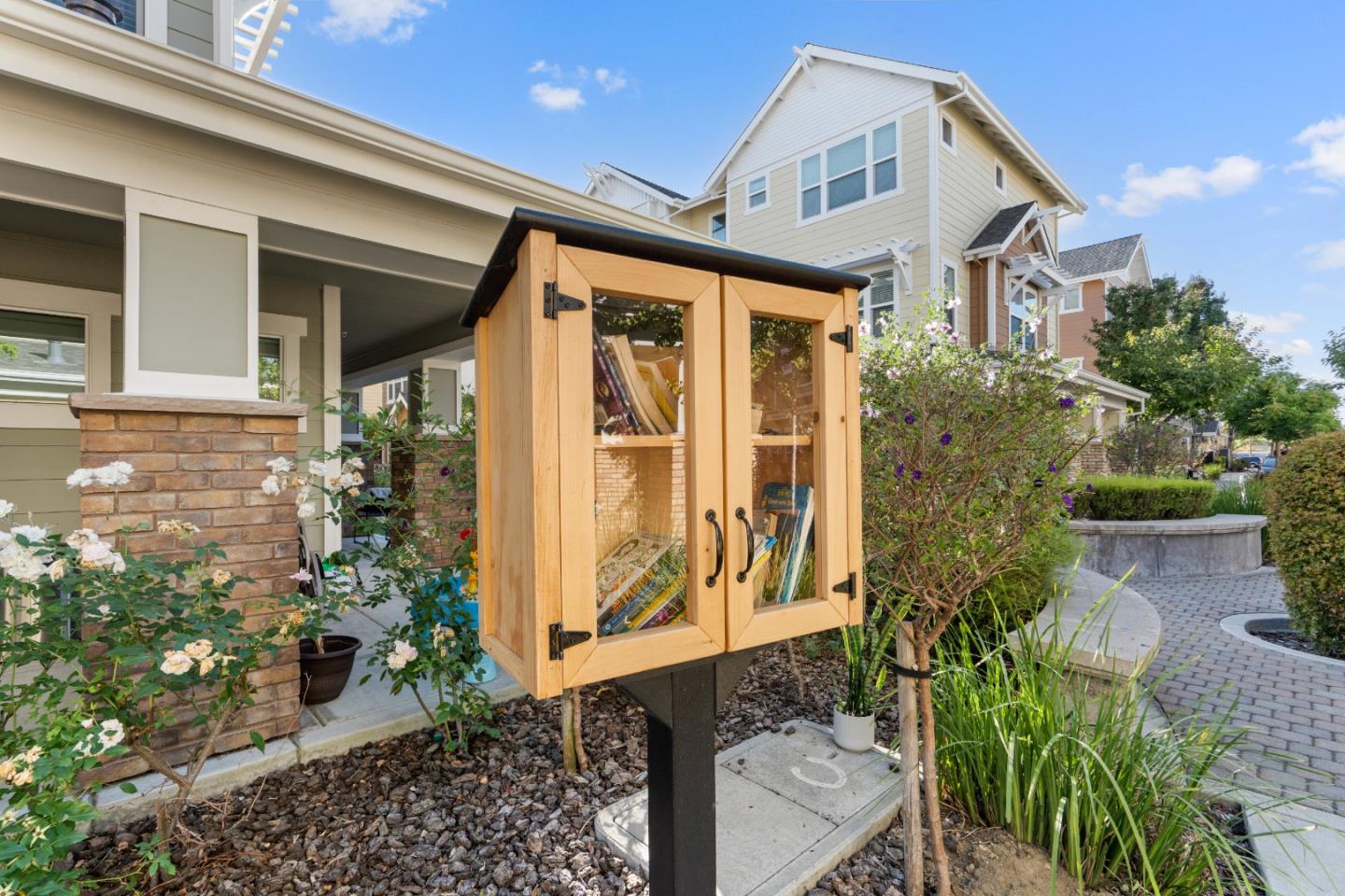 104 North Hummingbird Lane