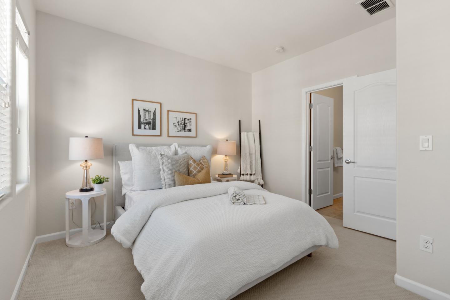 104 North Hummingbird Lane