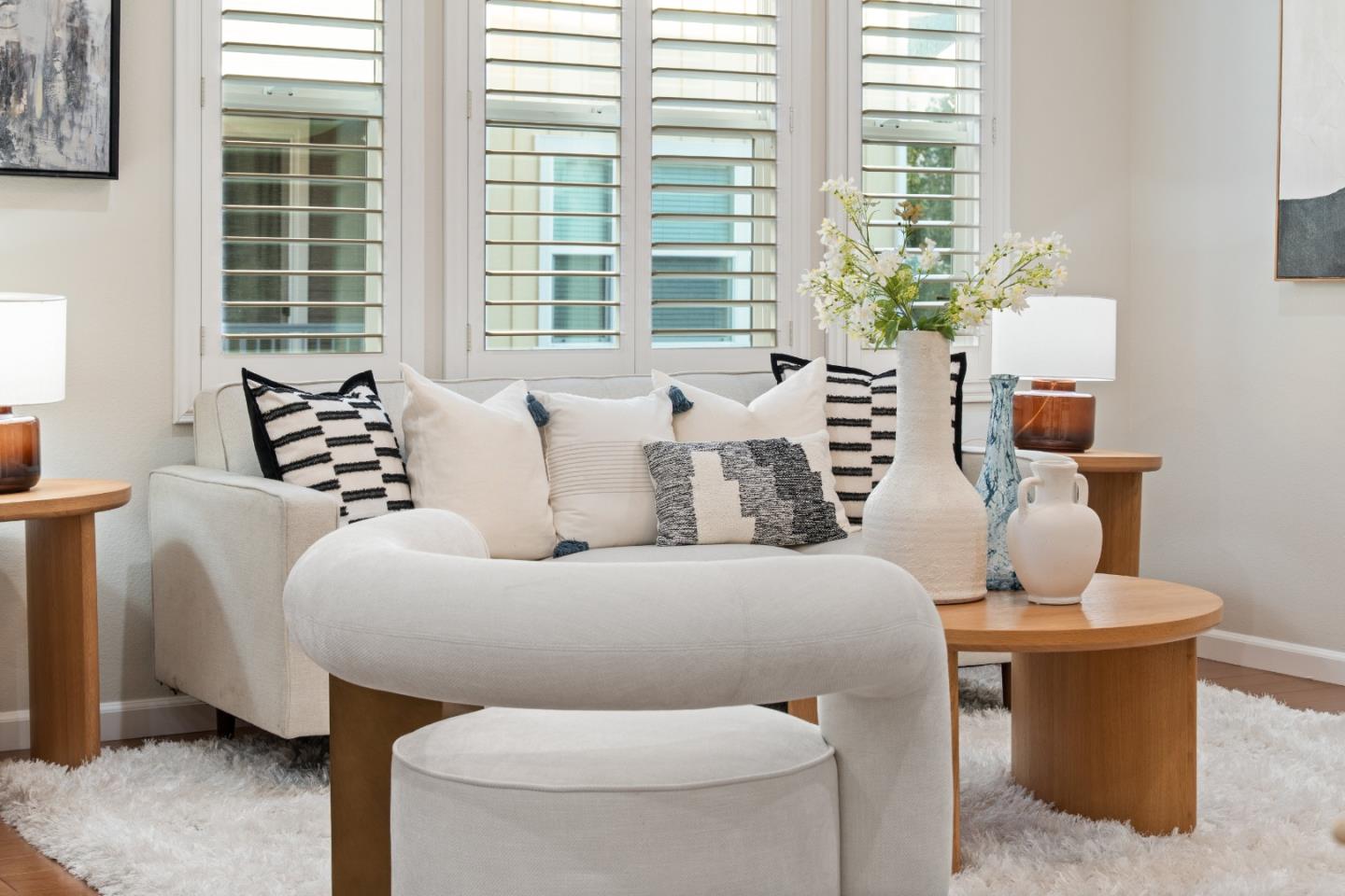 104 North Hummingbird Lane