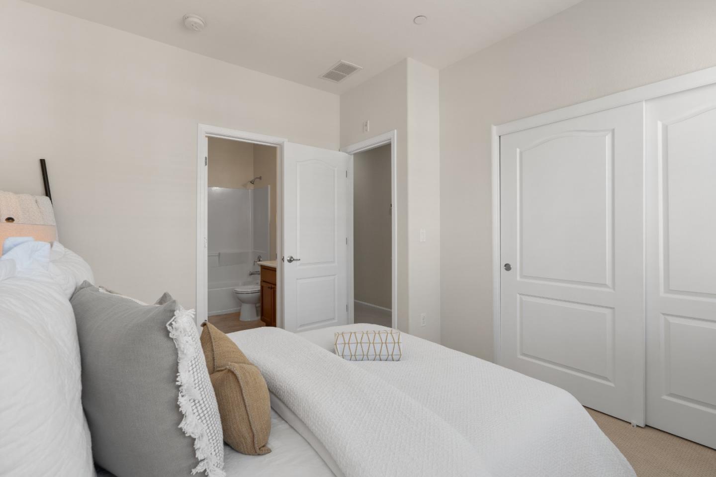 104 North Hummingbird Lane