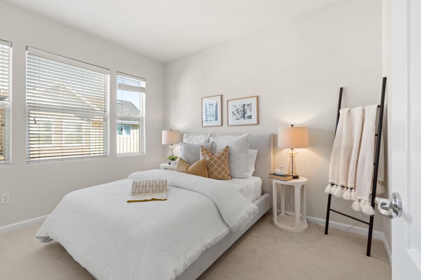 104 North Hummingbird Lane