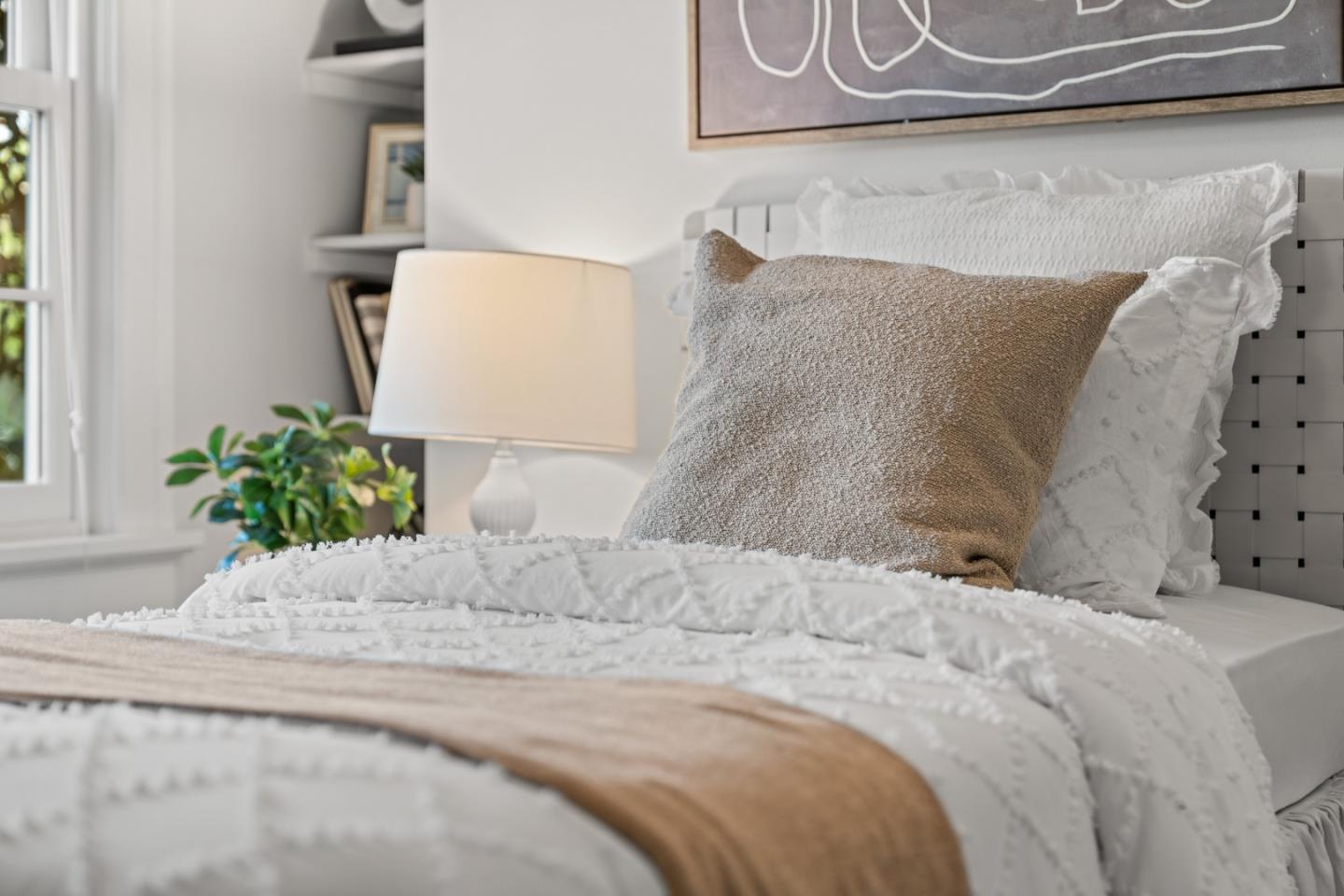 678 Hawthorne Avenue