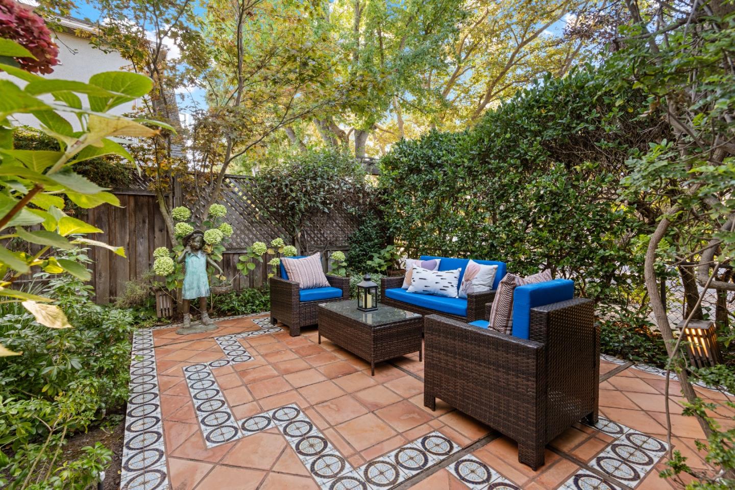 678 Hawthorne Avenue