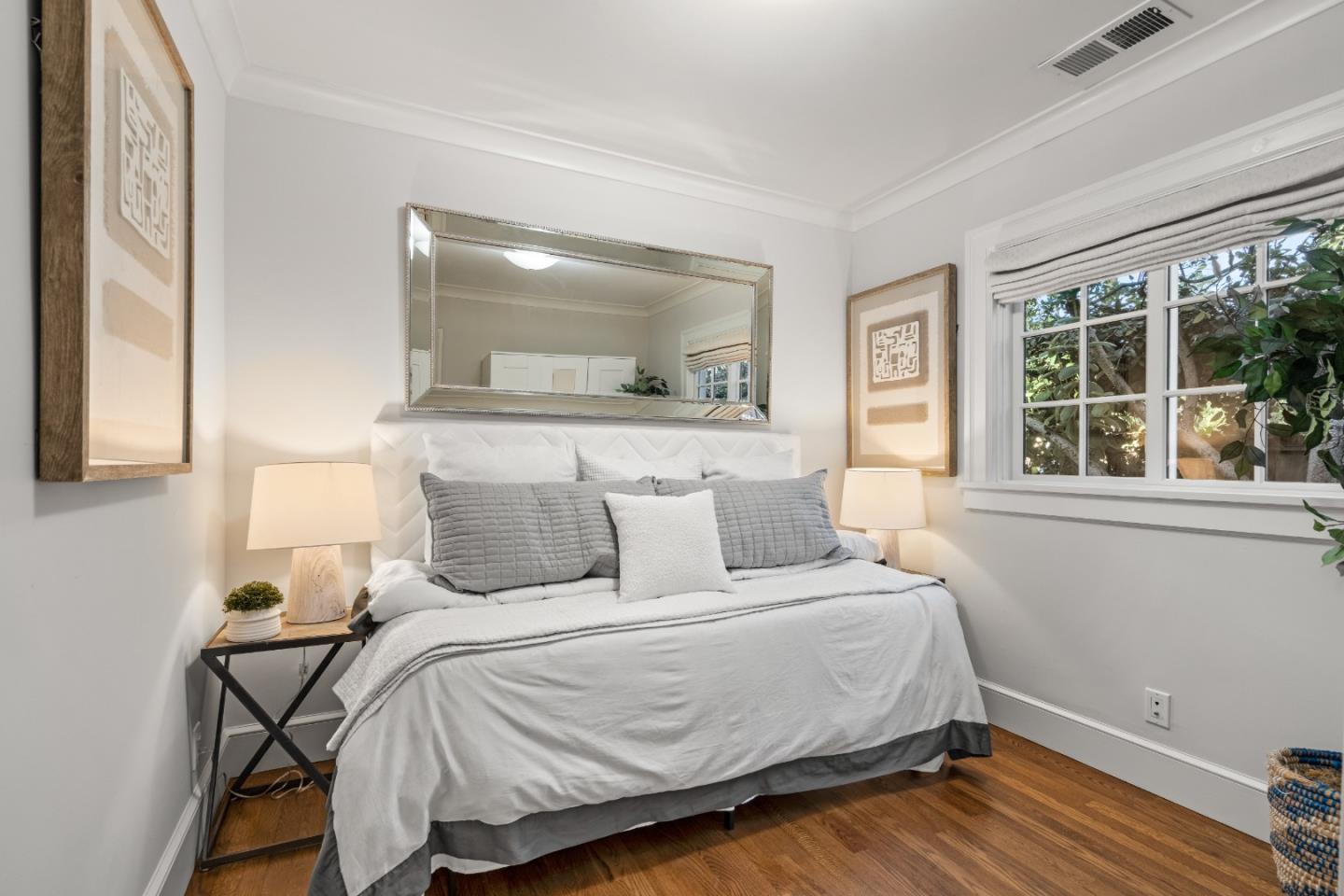 678 Hawthorne Avenue