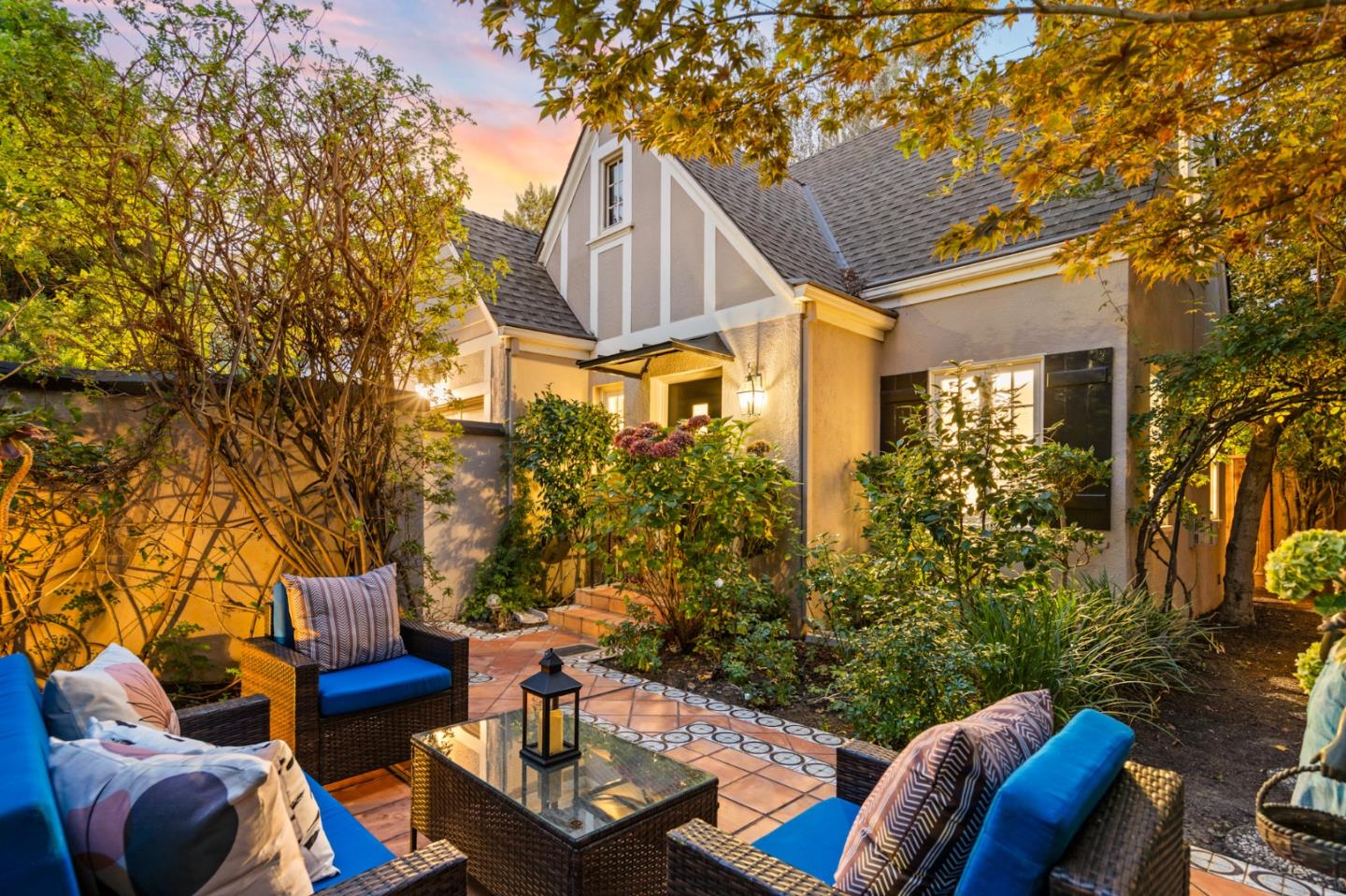 678 Hawthorne Avenue