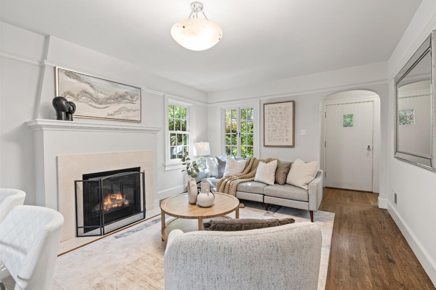 678 Hawthorne Avenue