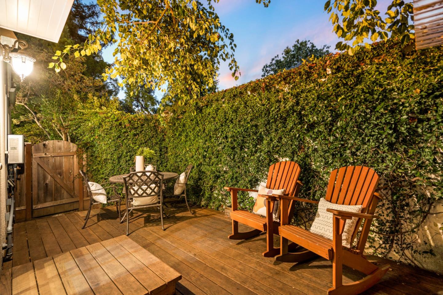 678 Hawthorne Avenue