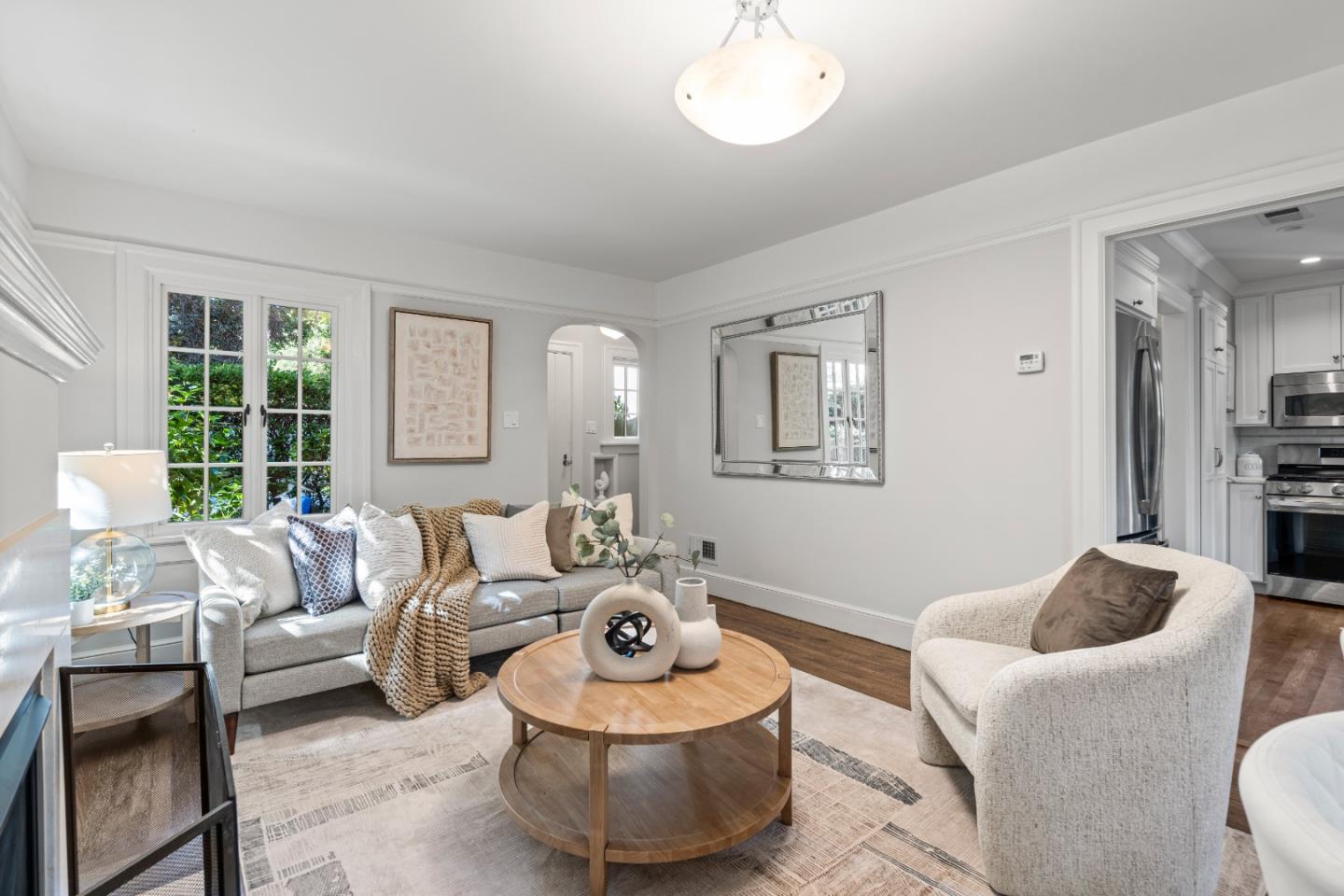 678 Hawthorne Avenue