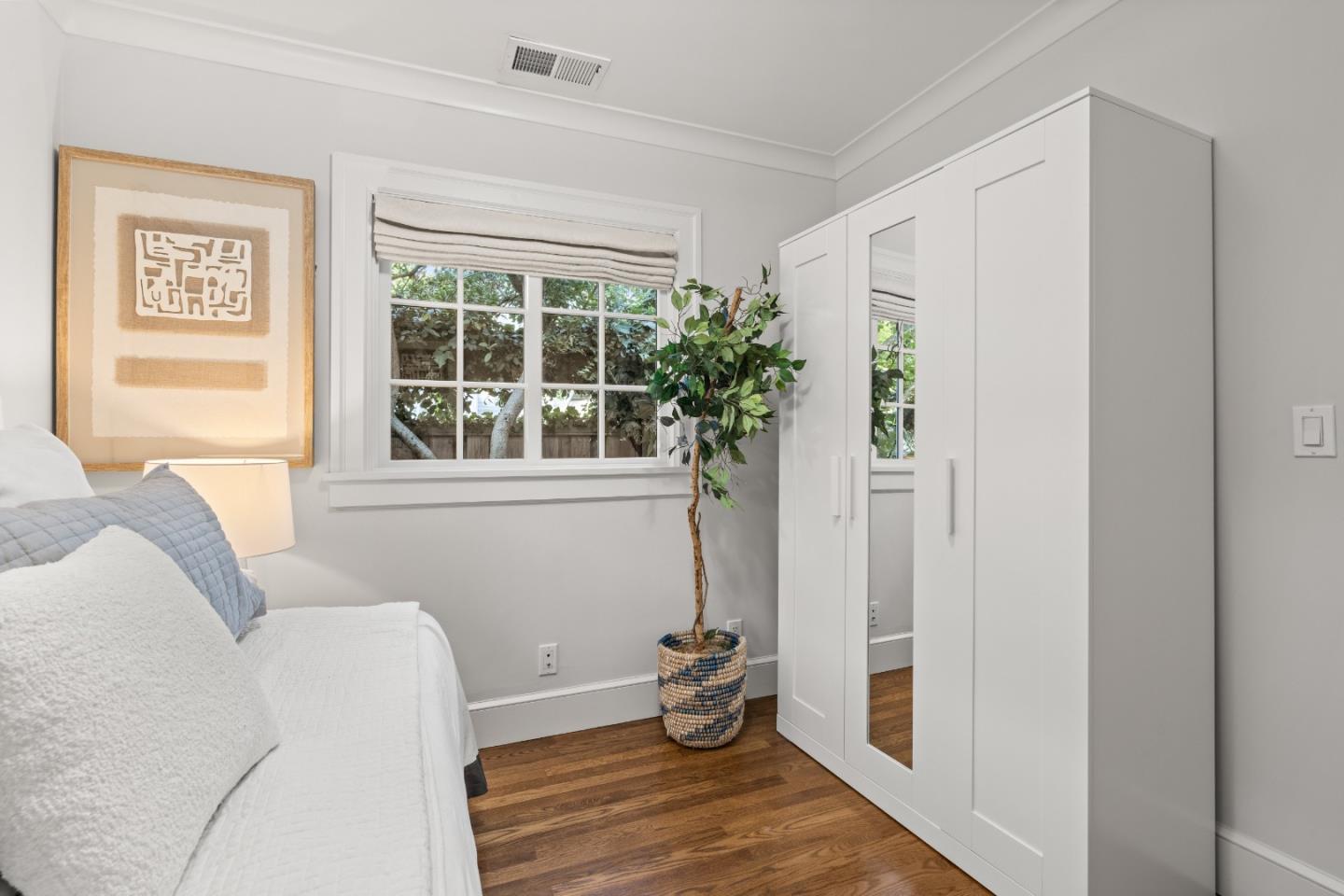 678 Hawthorne Avenue