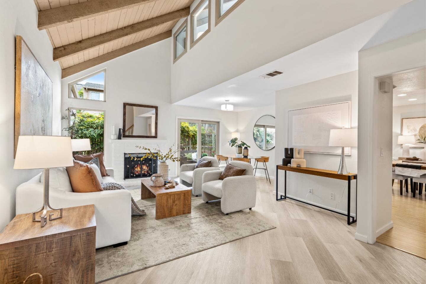 10107 Lamplighter Square