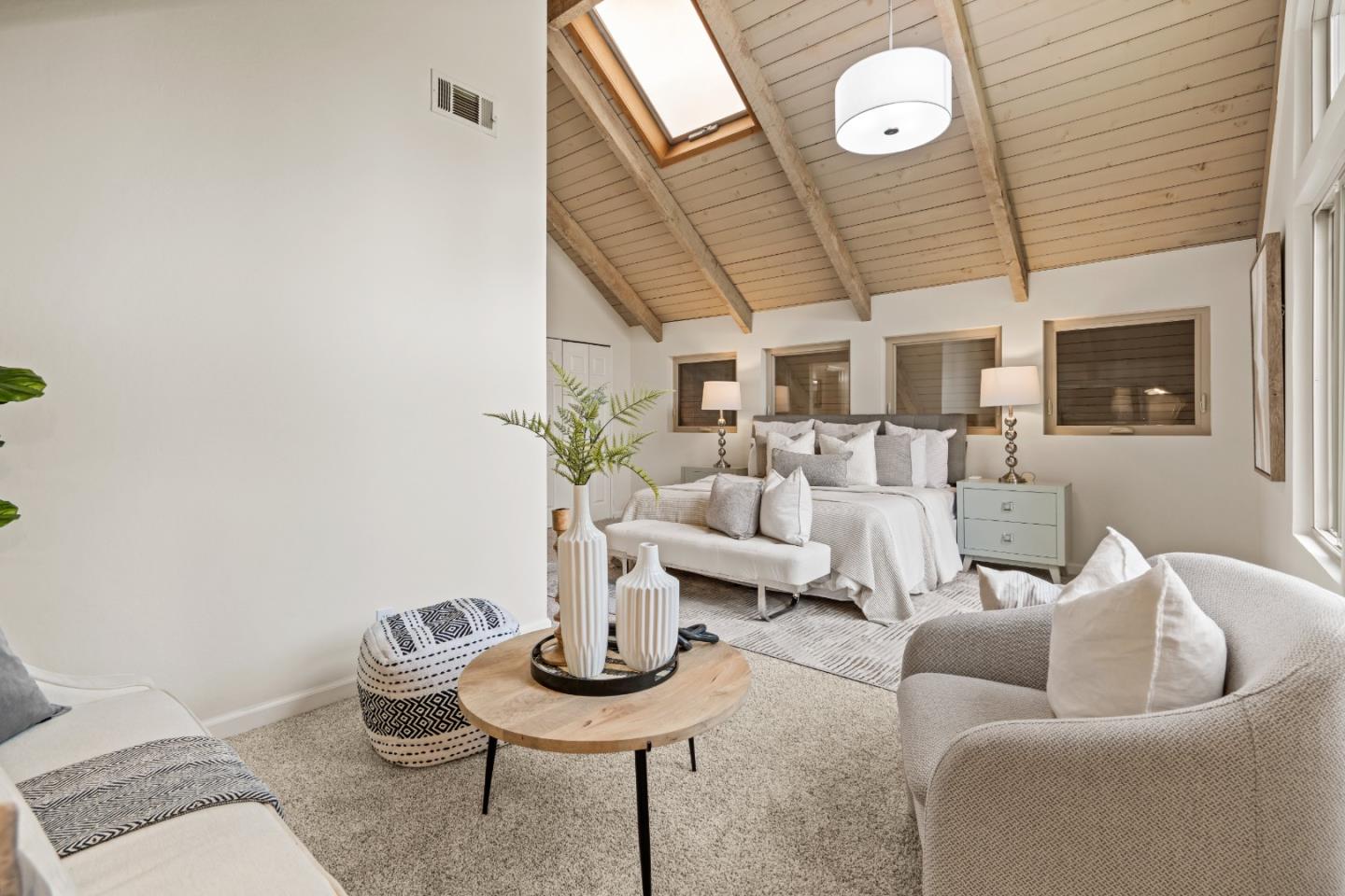 10107 Lamplighter Square