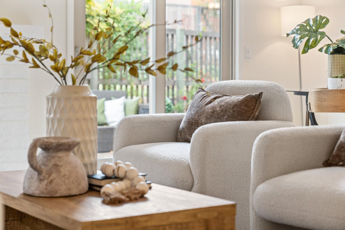 10107 Lamplighter Square