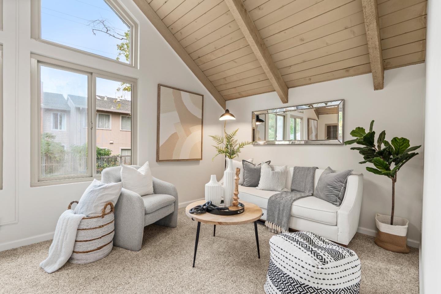 10107 Lamplighter Square