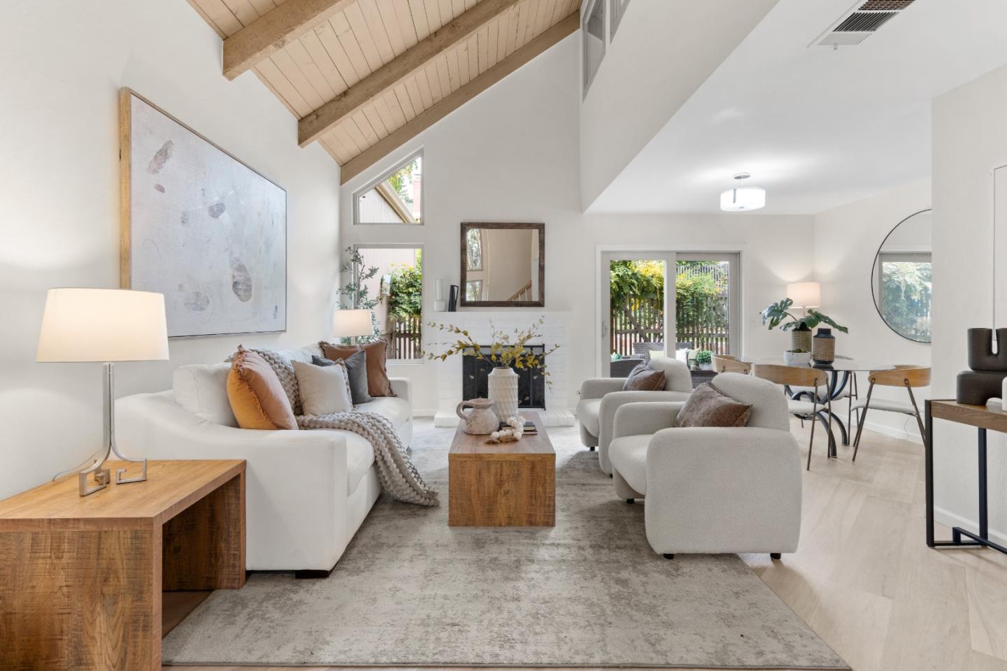 10107 Lamplighter Square