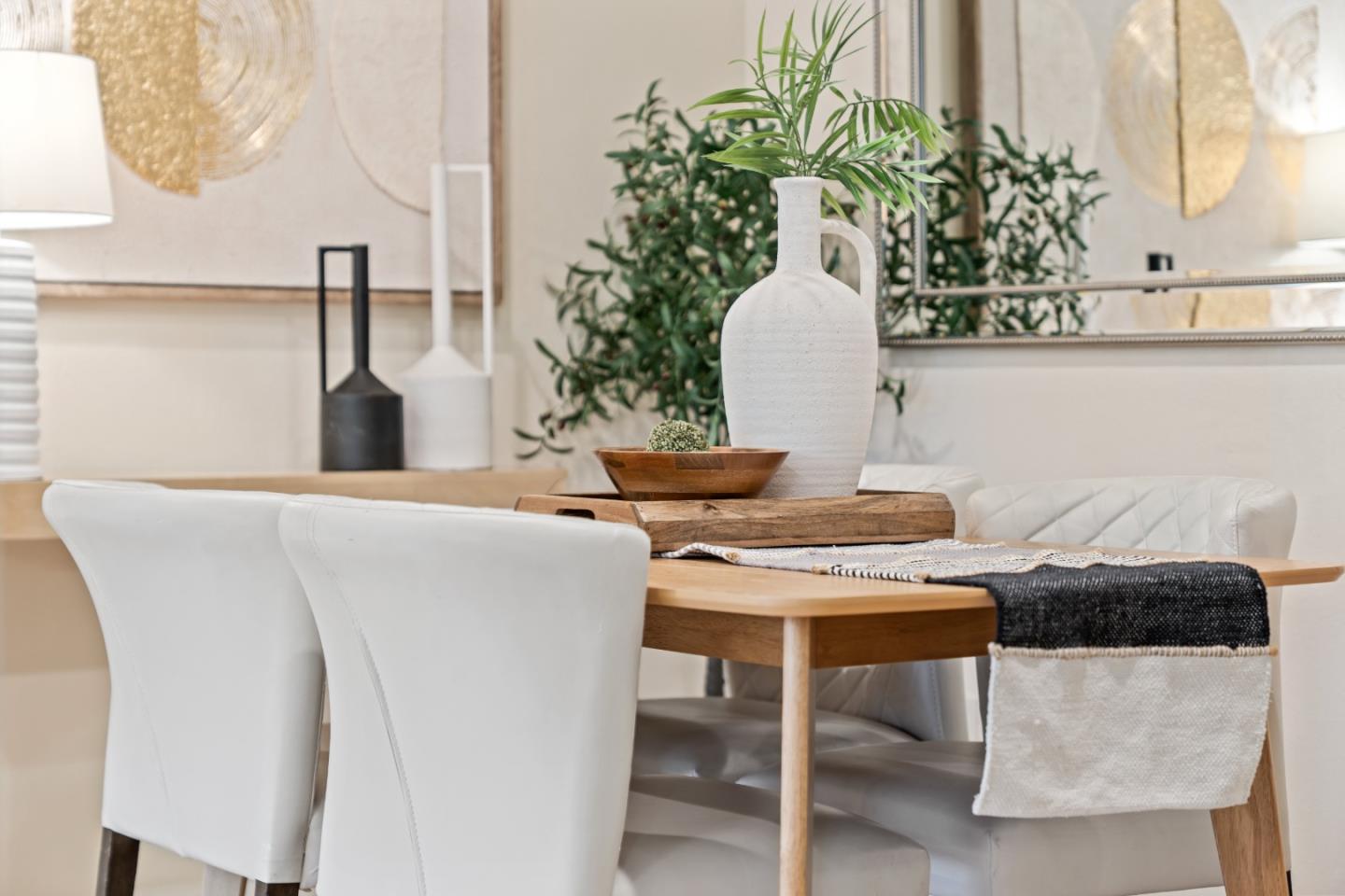 10107 Lamplighter Square