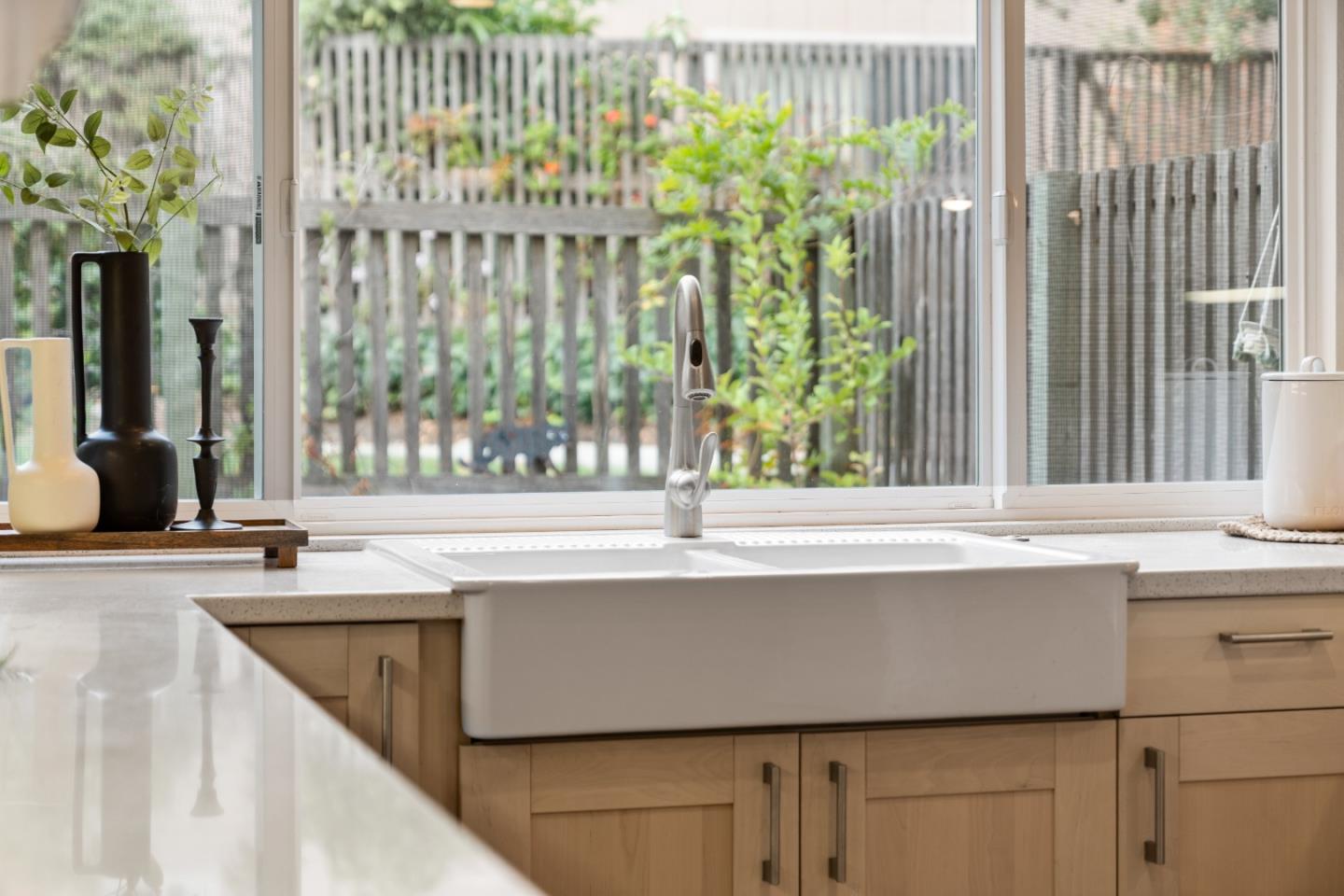 10107 Lamplighter Square