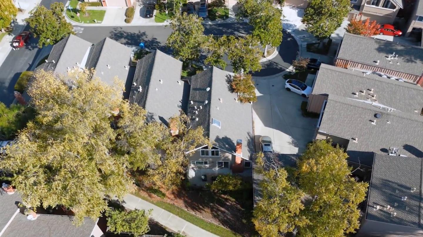 10107 Lamplighter Square