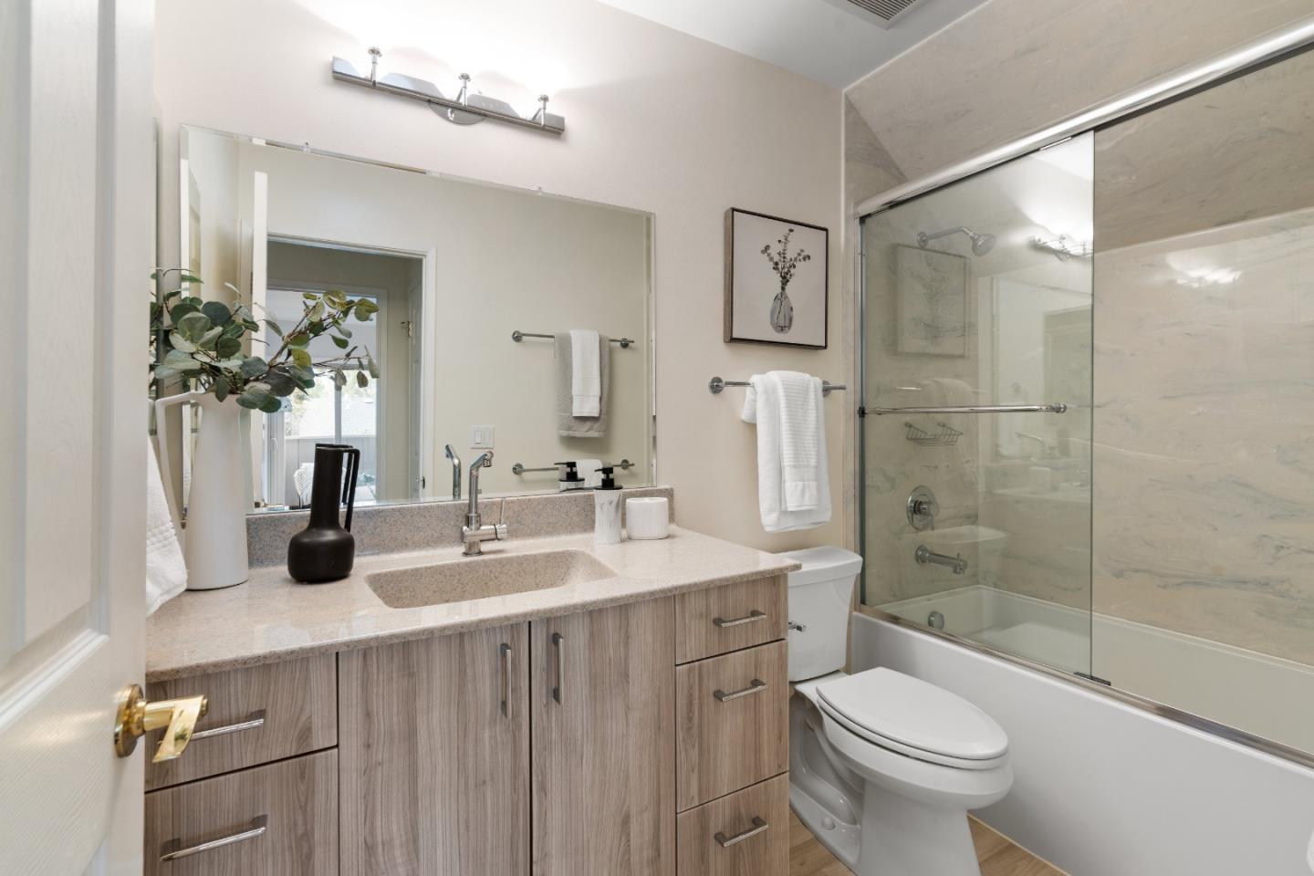 10107 Lamplighter Square