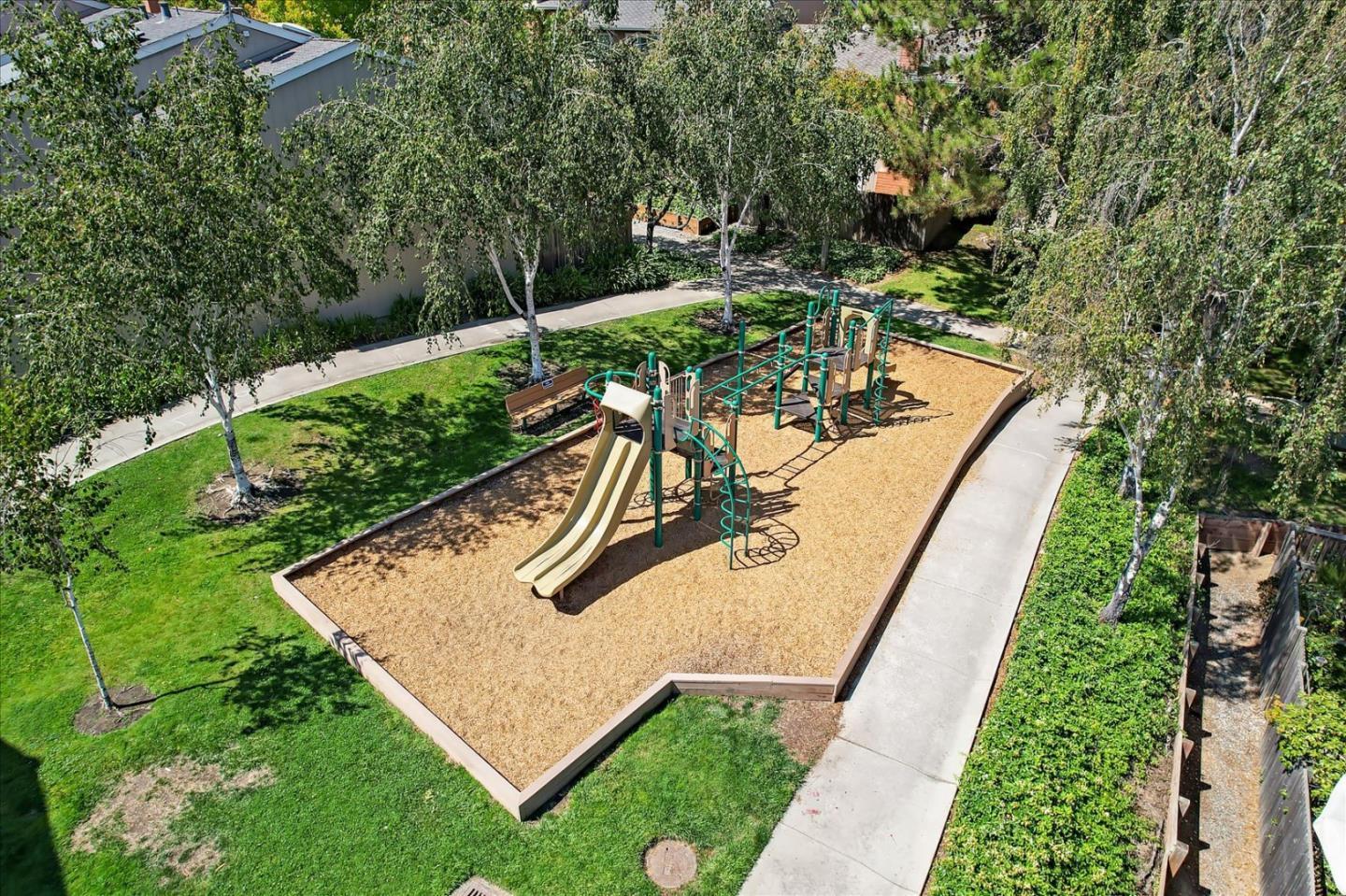 10107 Lamplighter Square