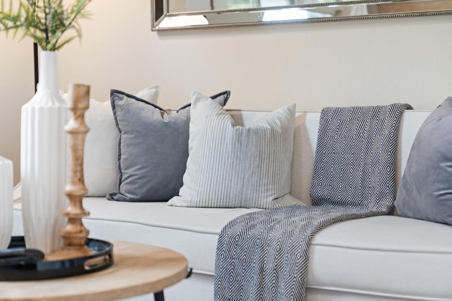 10107 Lamplighter Square