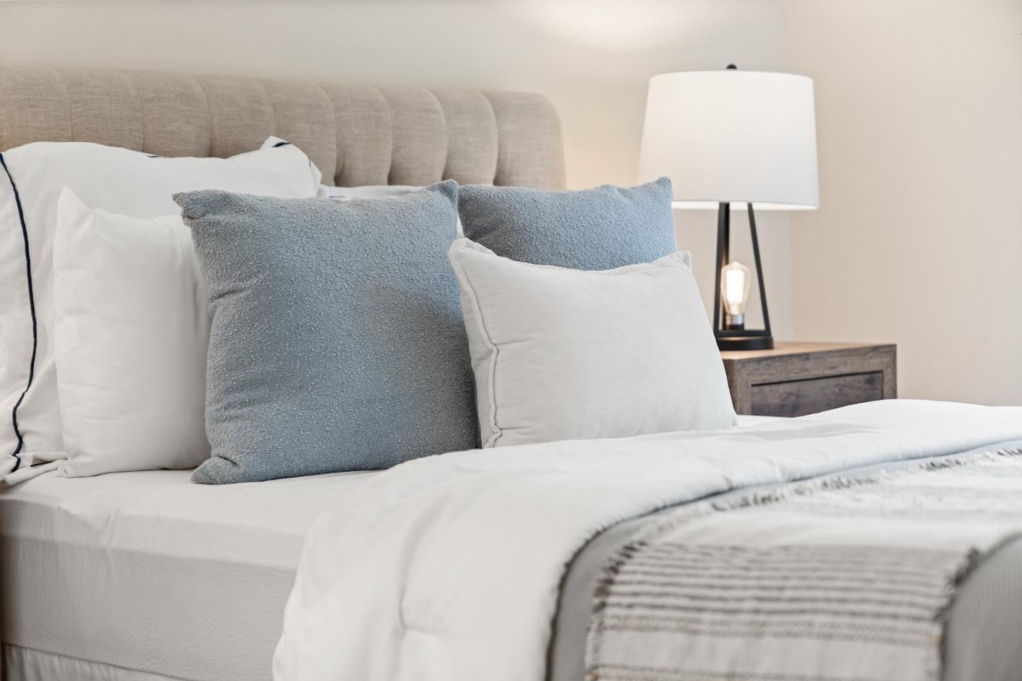 10107 Lamplighter Square