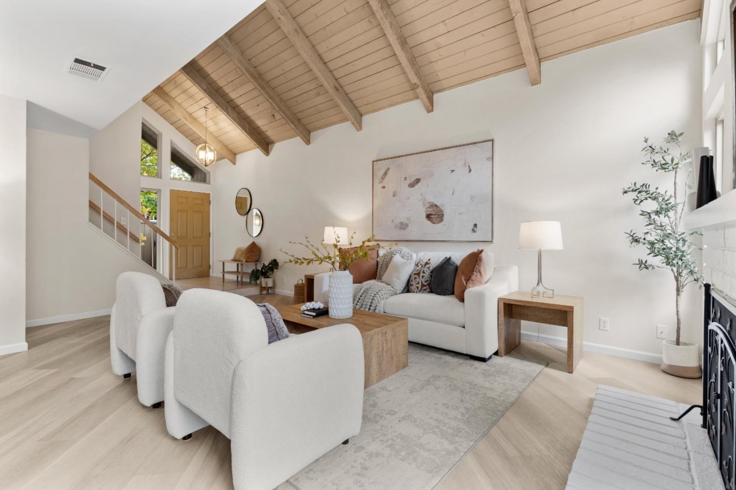 10107 Lamplighter Square