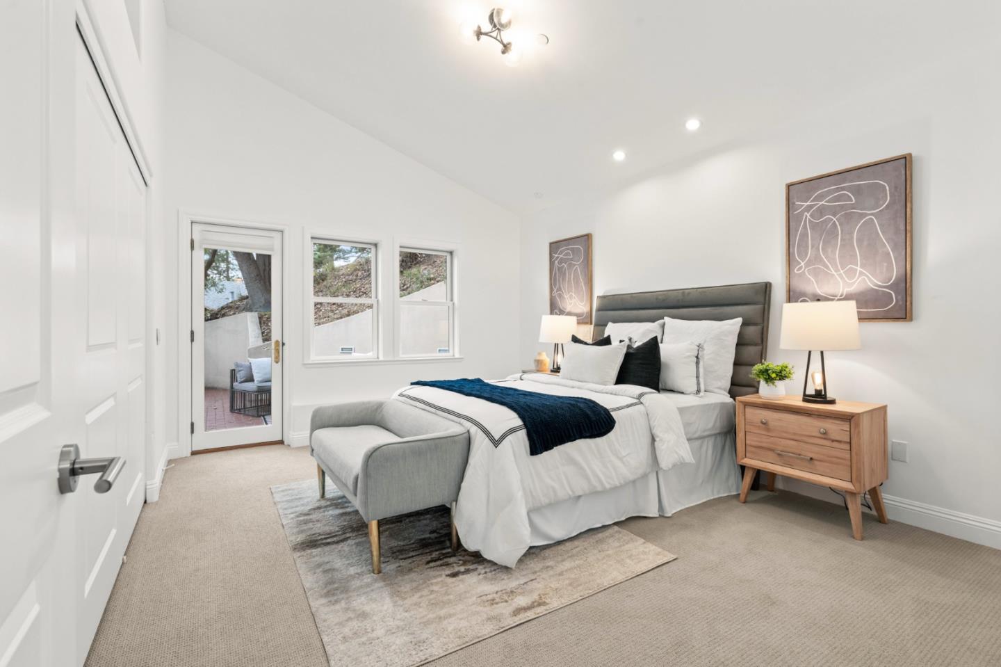 2220 Arrowhead Drive