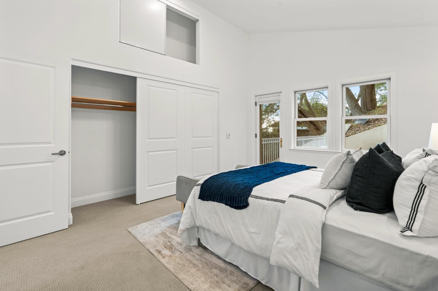 2220 Arrowhead Drive