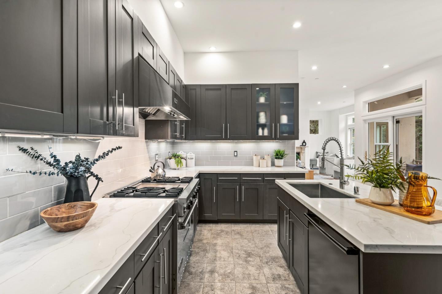 2220 Arrowhead Drive